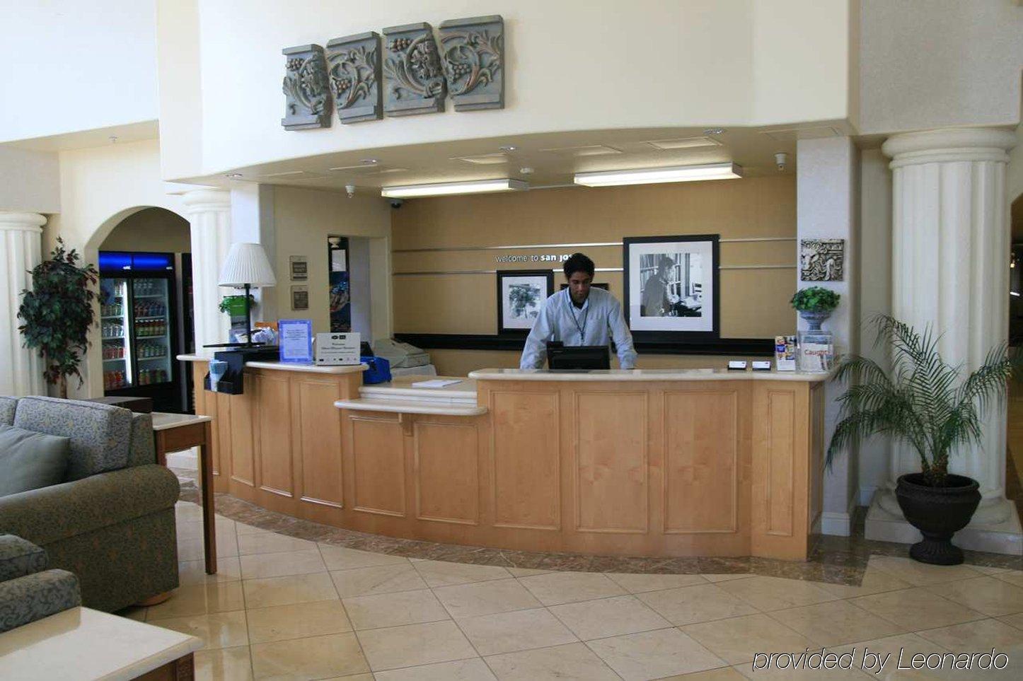 Hampton Inn & Suites San Jose Interior photo